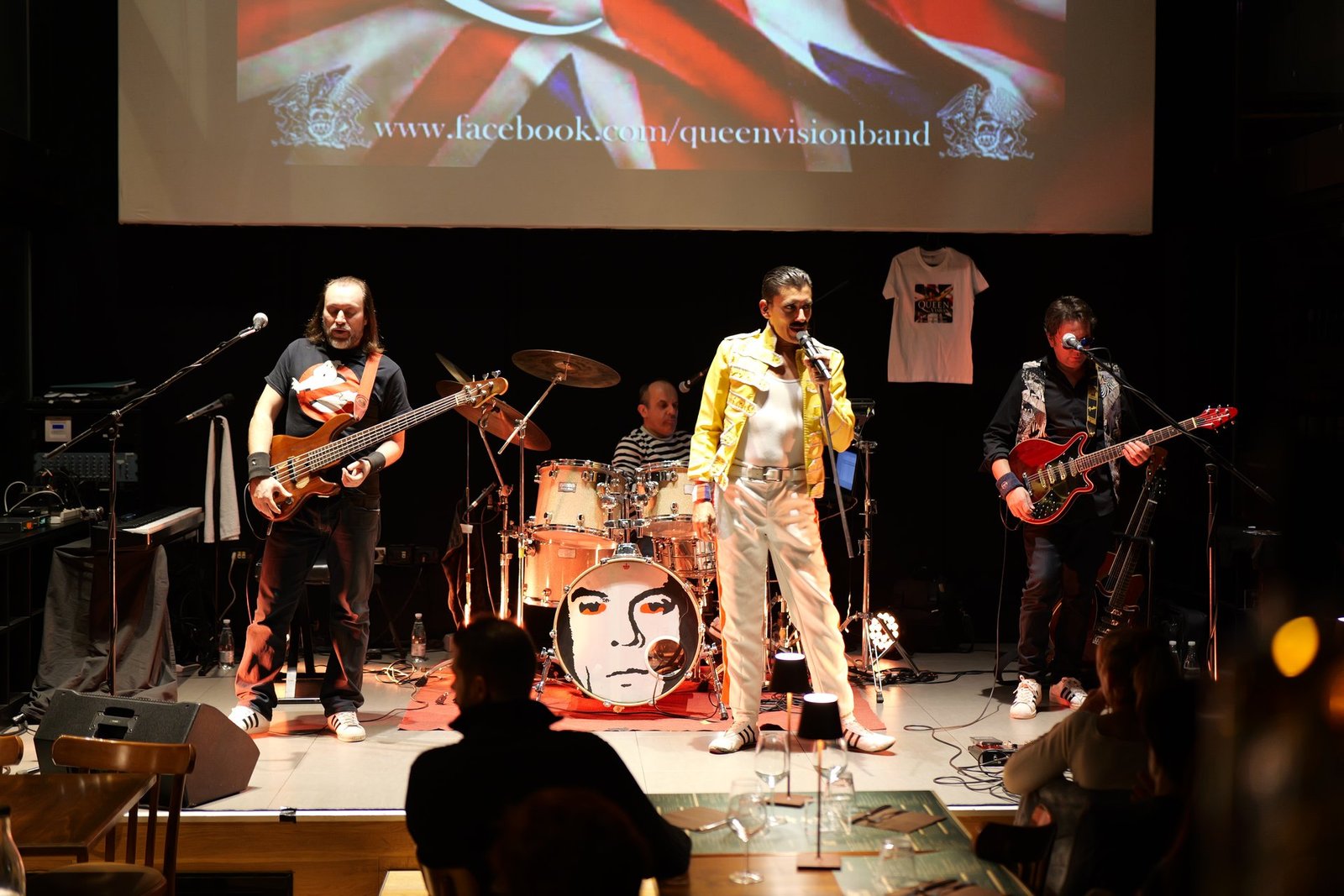 Queen Vision Band - Tributo ai Queen - Momento dell'evento Queen Vision Band - Tributo ai Queen all'Osteria Passatelli - Foto 10