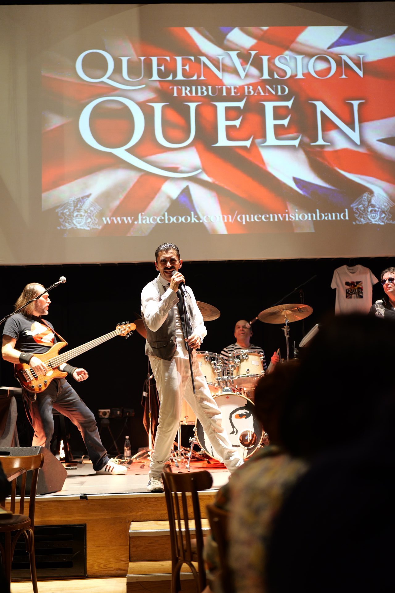 Queen Vision Band - Tributo ai Queen - Momento dell'evento Queen Vision Band - Tributo ai Queen all'Osteria Passatelli - Foto 24