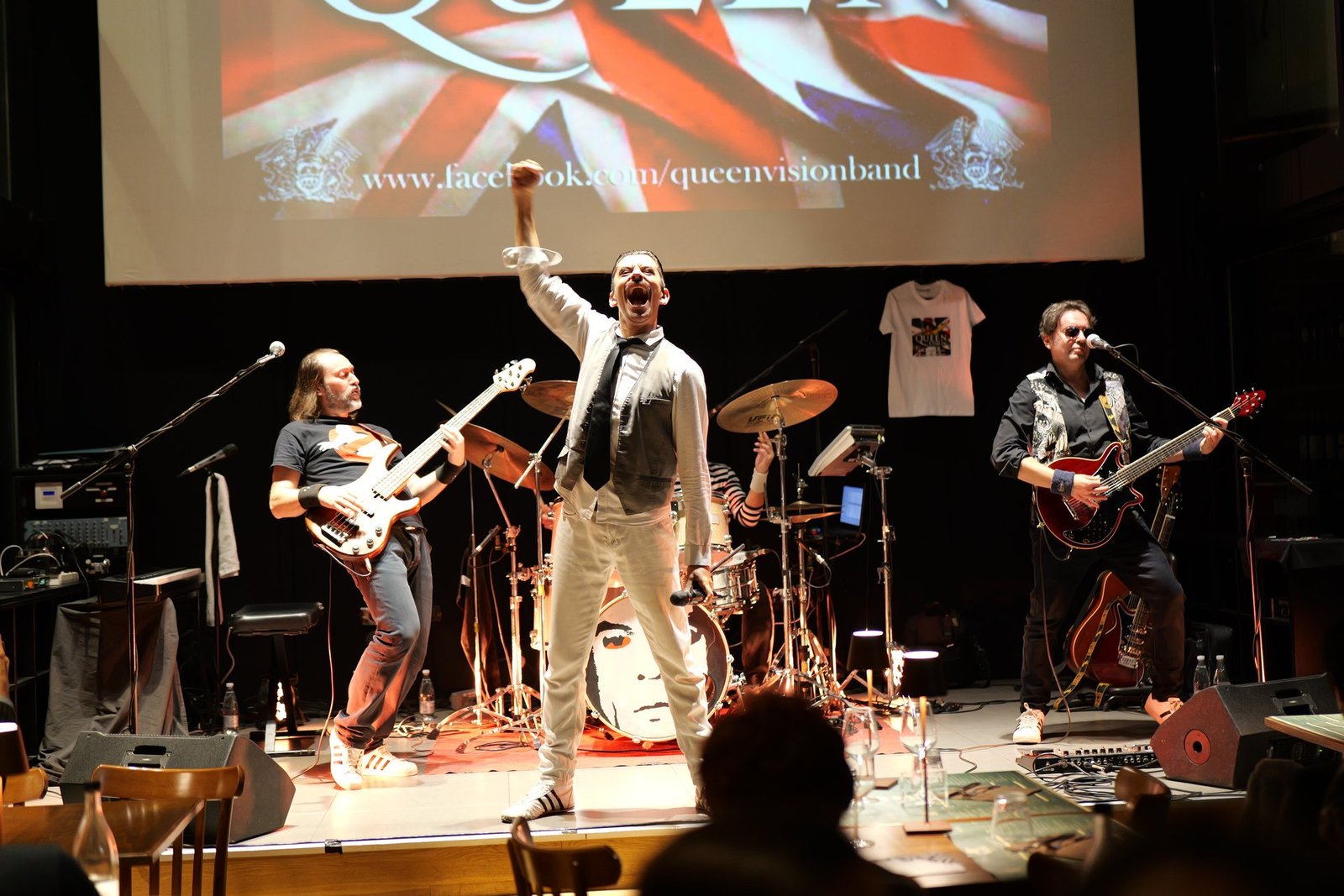 Queen Vision Band - Tributo ai Queen - Momento dell'evento Queen Vision Band - Tributo ai Queen all'Osteria Passatelli - Foto 26