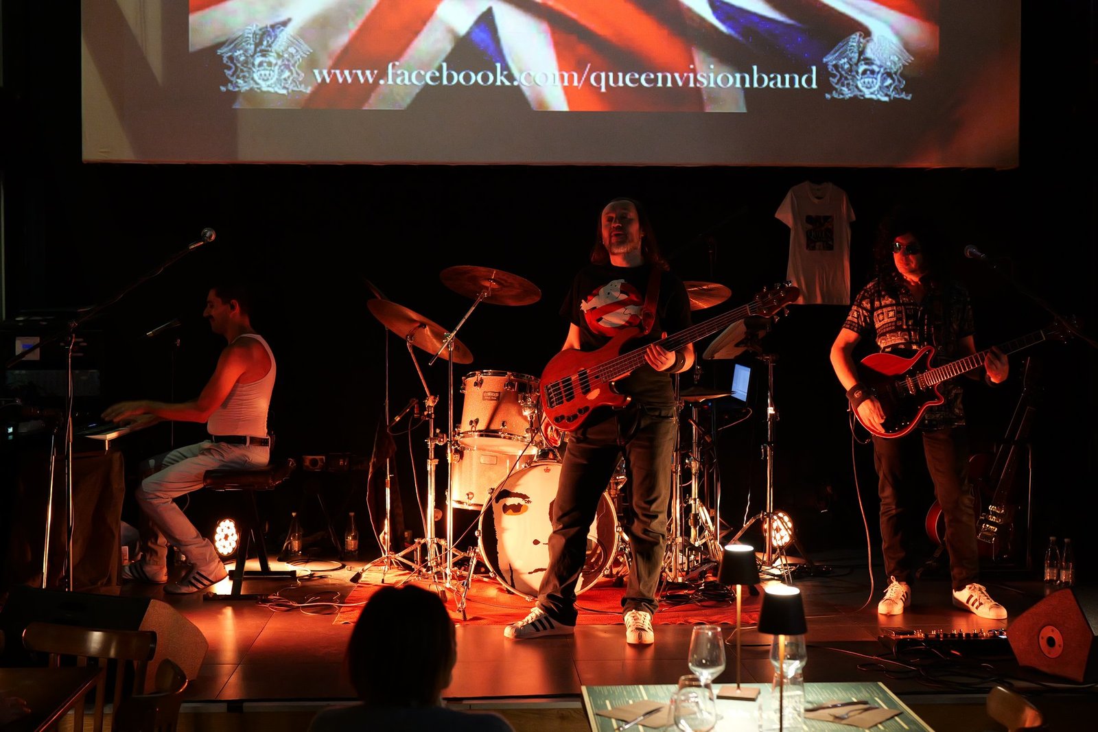 Queen Vision Band - Tributo ai Queen - Momento dell'evento Queen Vision Band - Tributo ai Queen all'Osteria Passatelli - Foto 39